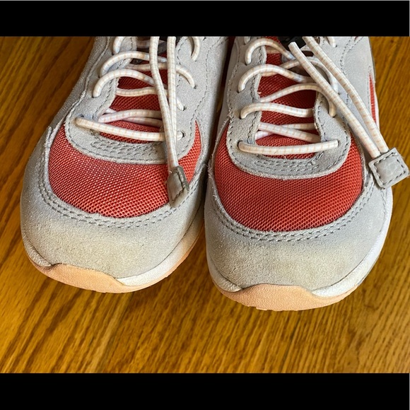 EUC Columbia Trail Shoe, Gray - Picture 3 of 5